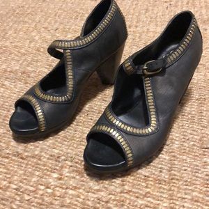 Colleen Cordero zela heel